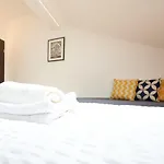 At Winterhafen شقة *