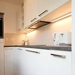 At Winterhafen لينتز