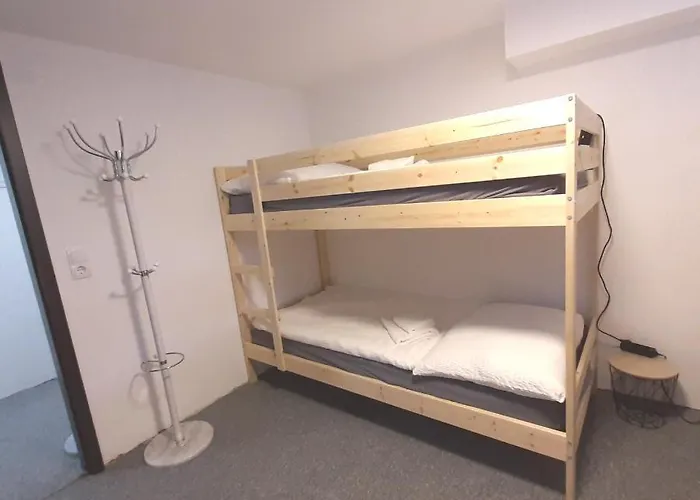 At Winterhafen Λιντς