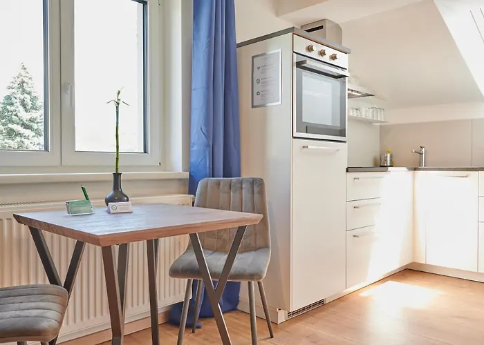 At Winterhafen Λιντς